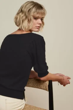 Agnes V Puff Top Droplet