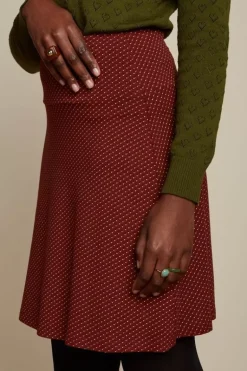 Border Skirt Close-Up