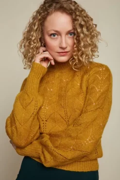 Joanie Raglan Top Farfalle