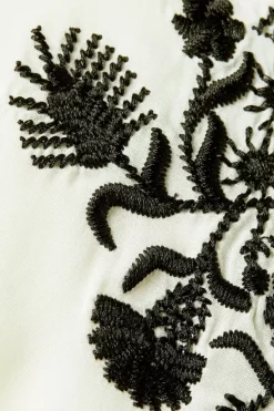 Lucy Embroidery Top Venturi